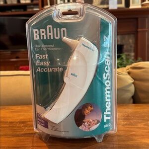 NIP Braun Thermoscan EZ + 21 Lens Filters Factory Seal 1 Second Ear Thermometer